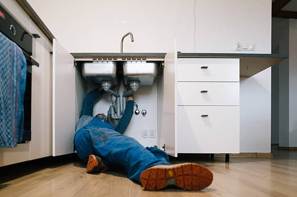 Professional Leak Detection technician working in La Russell, MO